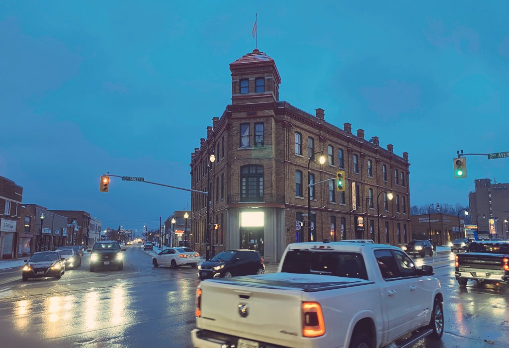 #BeRoadSmart The next few days could bring a mix of precipitation in addition to a higher volume of traffic. Drive to the conditions, leave space between you &amp; the vehicle ahead &amp; make sure to slow down. #WinterDriving in #Ontario