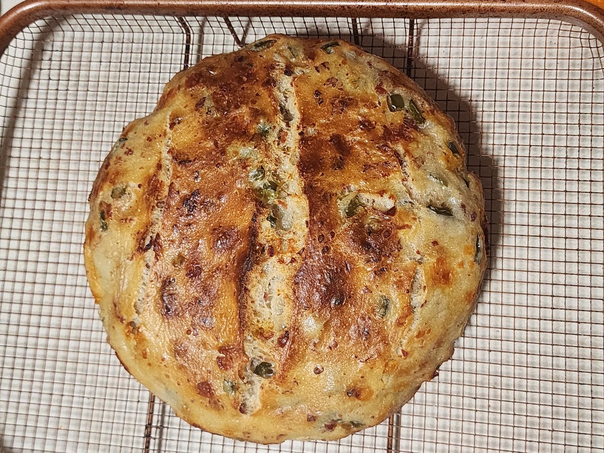 ThatsMzSassy's tweet photo. Bacon cheddar jalapeño loaf 😋
I'm making homemade loaded potato soup to eat with this loaf.
I can not wait!!
$Sassifaction
#SourdoughJourney #MakingBread https://t.co/4vG7aPThAg