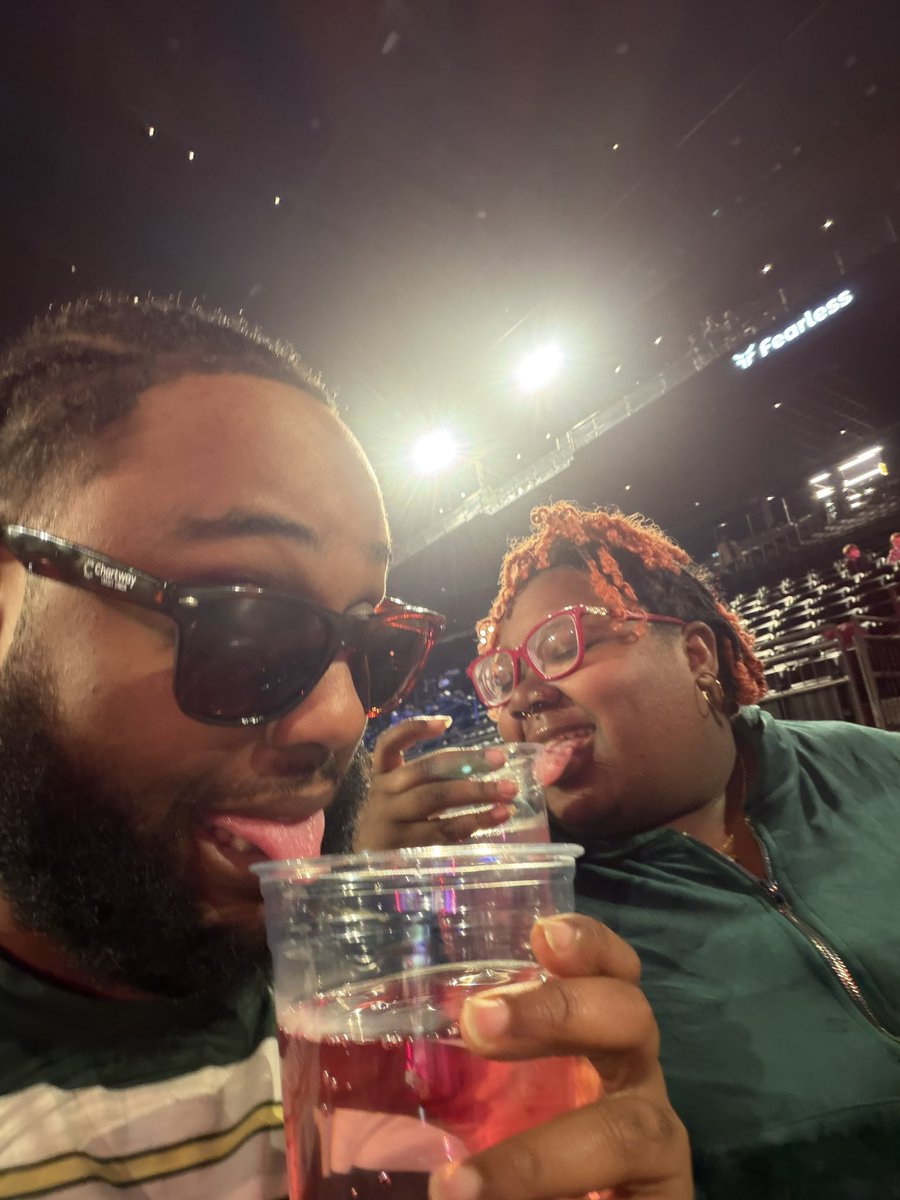 rose💜 tweet media