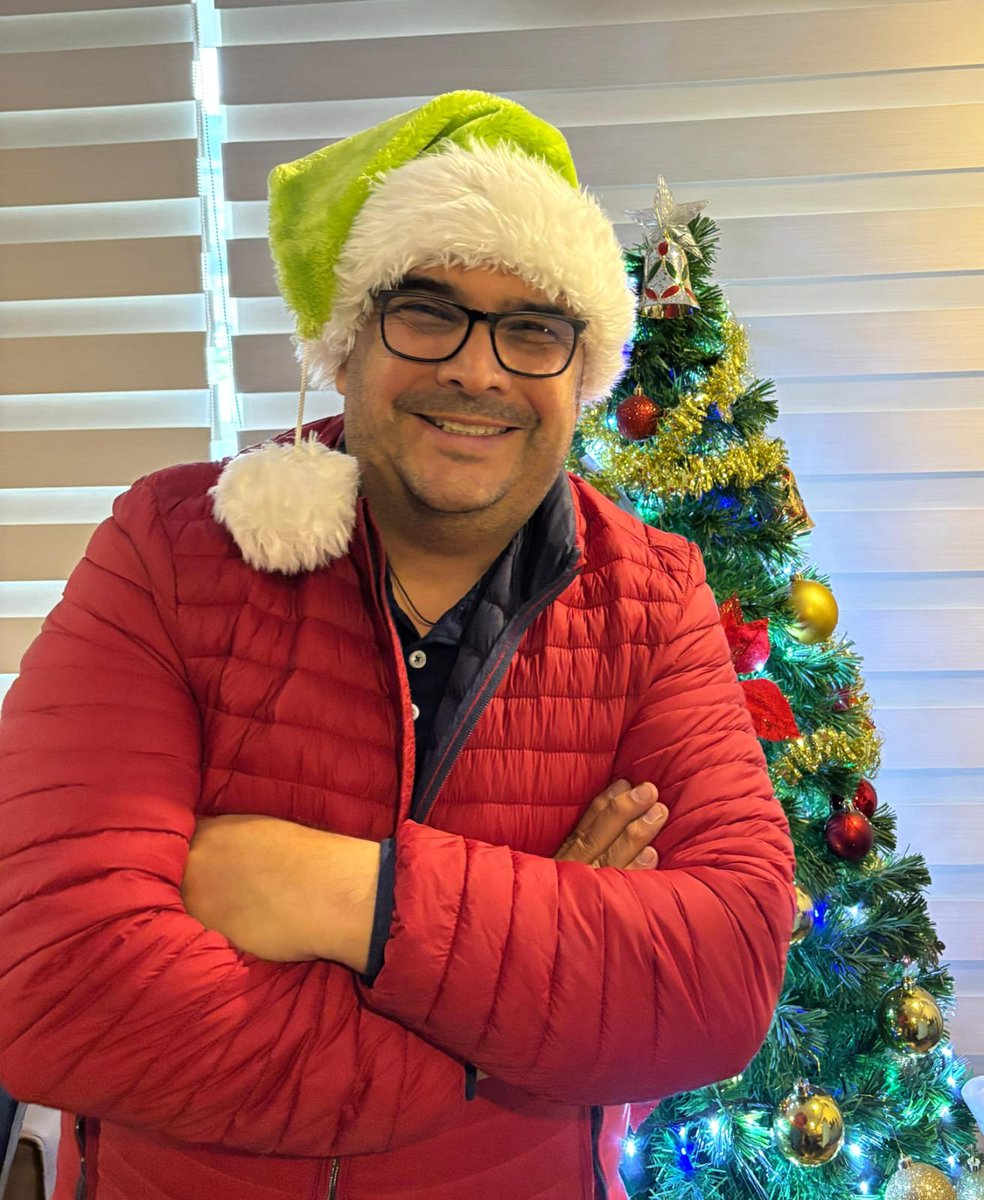 ¿Y alguien pensó que Emerson no saldría en mood navideño? Pues no... así que desde Bogotá nos envió su fotico para compartirla con todos ustedes.