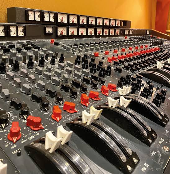 This is a bulletin to all OASIS super fans. 2025 is over. The reunion concerts have all ended. The build up and excitement about the reunited brothers has concluded. We willed the OASIS reunion into existence and now to avoid a boring 2026 we have to wish and manifest an OASIS