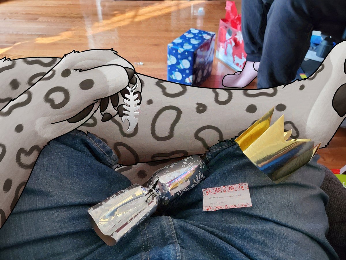 CrizBN's tweet image. Here's a quick little drawover I did because of a very fitting trinket I got from a lucky Christmas cracker. Also, happy Boxing Day~