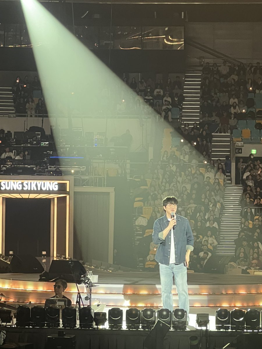 2025 성시경 연말 콘서트 2nd💜 _ 251226

첫째 날보다 뭔가 더 영화같았던 공연

데뷔 25주년 성시경 연대기에
왠지 별표 밑줄 쫙 해야 할 것 같은
이번 공연 컨셉

너를 사랑했던 시간
어떤 날 어떤 마음으로
너의 모든 순간
태양계

아름다운 가사에 말하듯 편안하게 
마음을 물들이는 나의 가수님