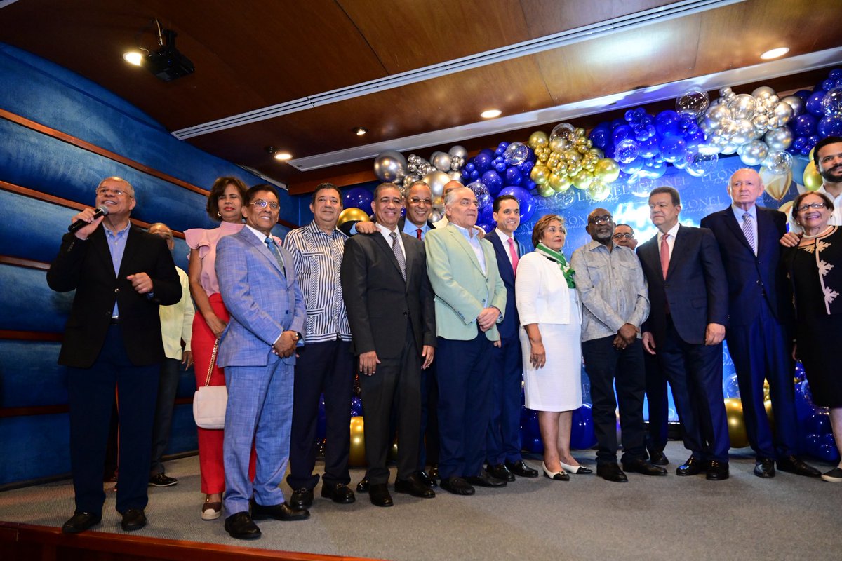 Leonel Fernández a sus 72 años, trabajando para rescatar el país de las maravillas mprovisaciones del PRM y Luis Abinader. <a href="/fpcomunicaeuro/">Fuerza Del Pueblo - Europa</a> <a href="/FPcomunica/">@Fuerza del Pueblo (FP)</a> <a href="/radhamesjimenez/">Radhames Jimenez</a> <a href="/prmalaoficial/">Mala Oficial</a>