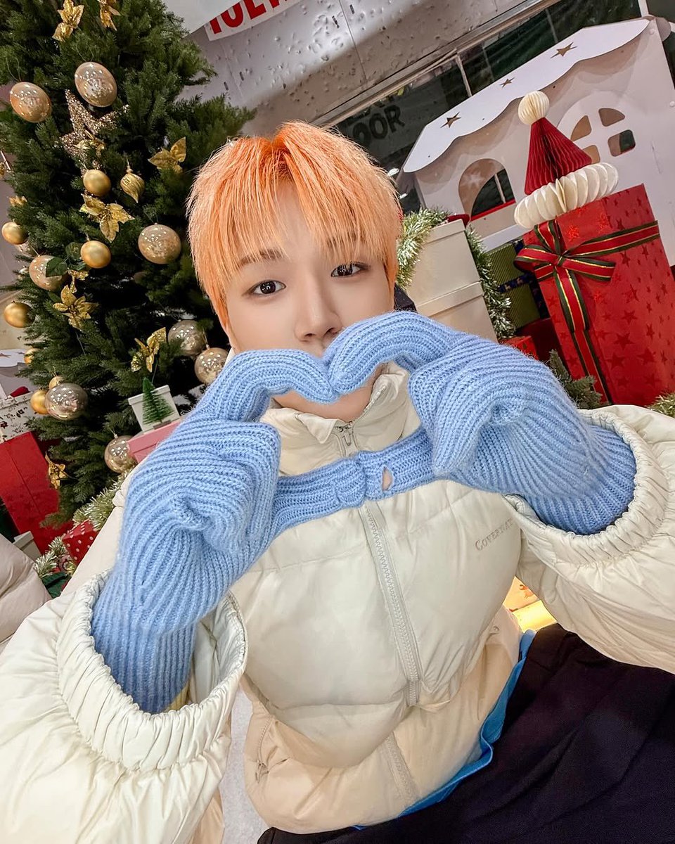 #우리_리우
loveriwoo 💕 the lovely Riwoo~
stay warm and don't catch a cold