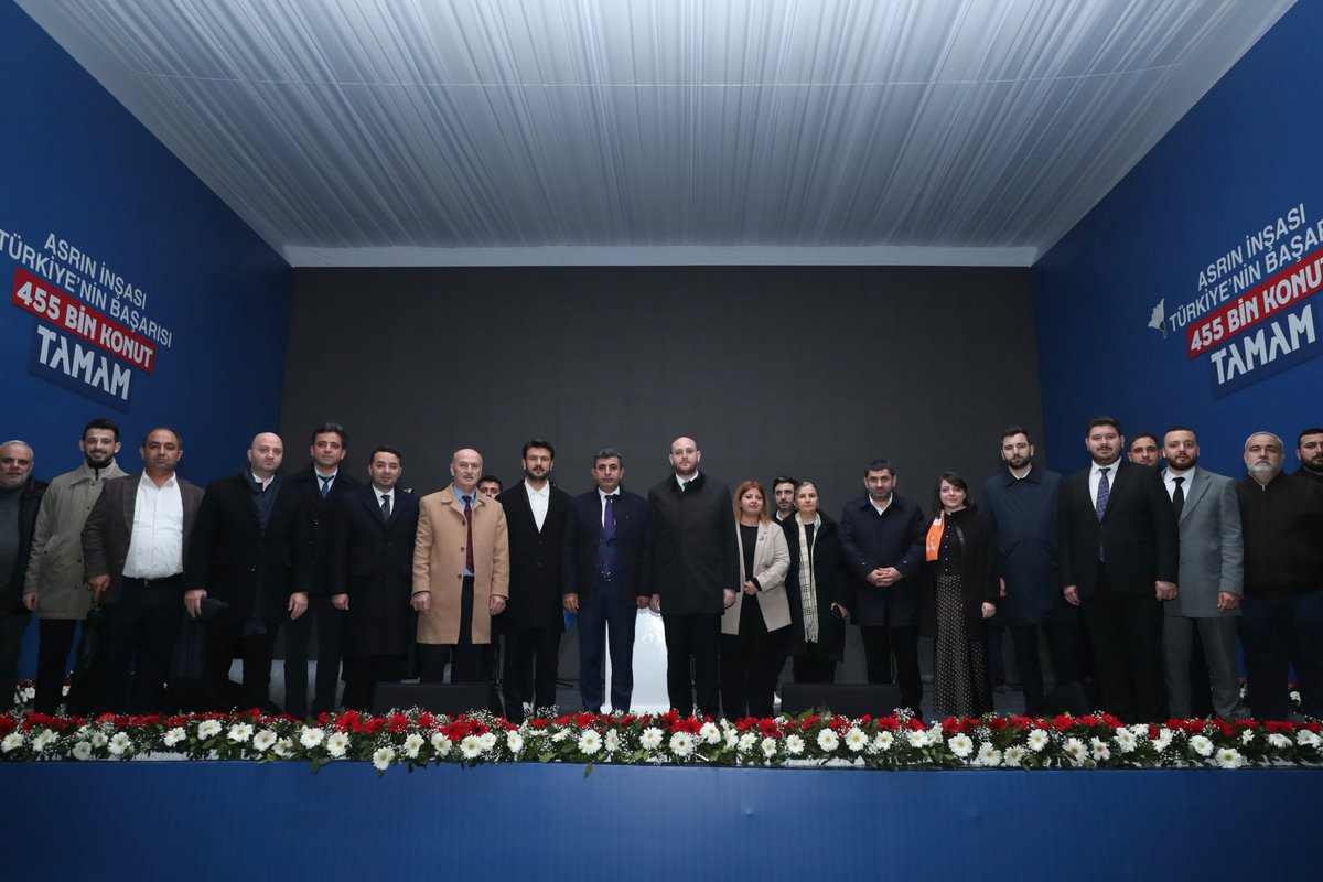 abuyukgumus's tweet photo. 📍Hatay

Genel Başkanımız ve Cumhurbaşkanımız Sayın @RTErdogan’ın teşrifleriyle gerçekleştireceğimiz 455 bininci konut teslim töreni öncesinde alanı ziyaret ederek çalışmaları yerinde inceledik.

#TürkiyeninBaşarısı https://t.co/6367hNFbFJ