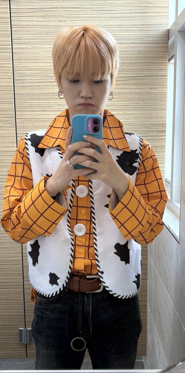 #우리_리우
who's that cutie? riwoody?