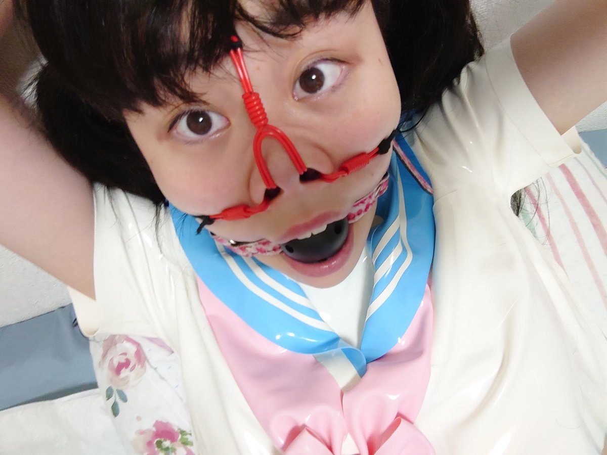SCP1120mkm's tweet photo. こんなJK好きですか？（実年齢24歳） https://t.co/7joqibzZDq