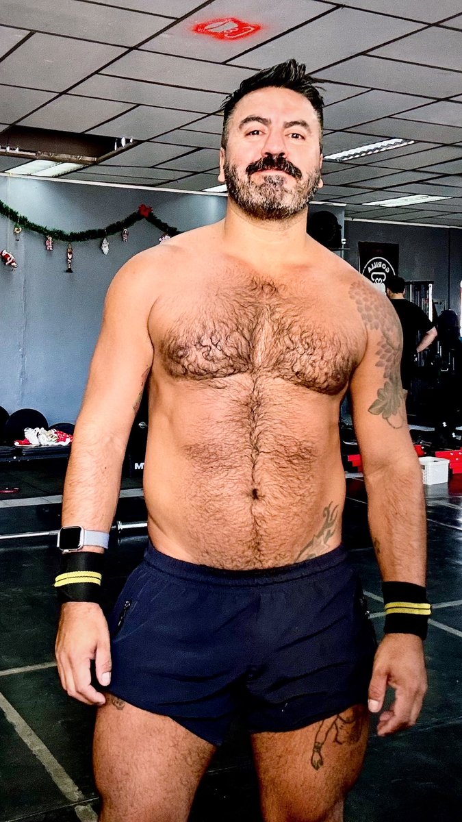 pato_pozo's tweet photo. Viernes 🥵 #quemando #colademono #musculacion costó 🥵 https://t.co/dBmA0vpKzM