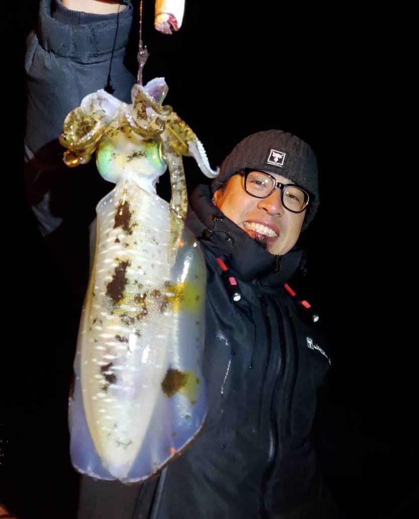 ichimiyan0129's tweet image. 正月用のイカやっと釣れたー！！！！！
エギングは苦手なので、ヤエン！