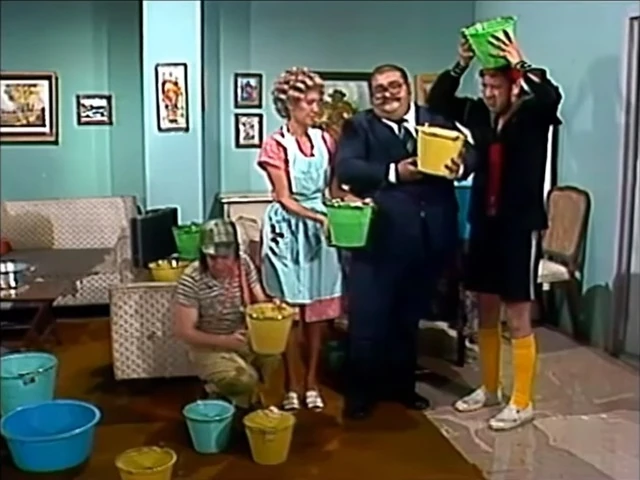 ForumChaves's tweet photo. "Eu já vi esse episódio no SBT"
"Eu lembro de ter assistido esse episódio"

Se você viu, foi a versão de 1978, "De gota em gota, minha mãe fica louca", na qual as goteiras são na casa da Dona Florinda.

Essa versão perdida é na casa do Seu Madruga. https://t.co/cNa3RgKyqC