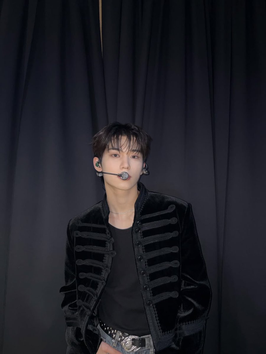 evnne_hanbin's tweet image. [📷] 251227 JEONGHYEON #이정현 

"Osaka💚"