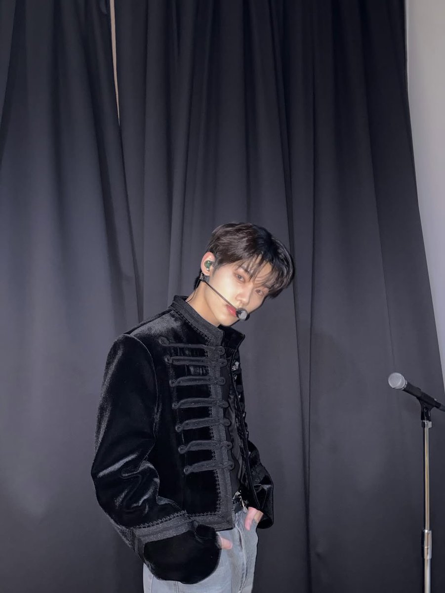 evnne_hanbin's tweet image. [📷] 251227 JEONGHYEON #이정현 

"Osaka💚"