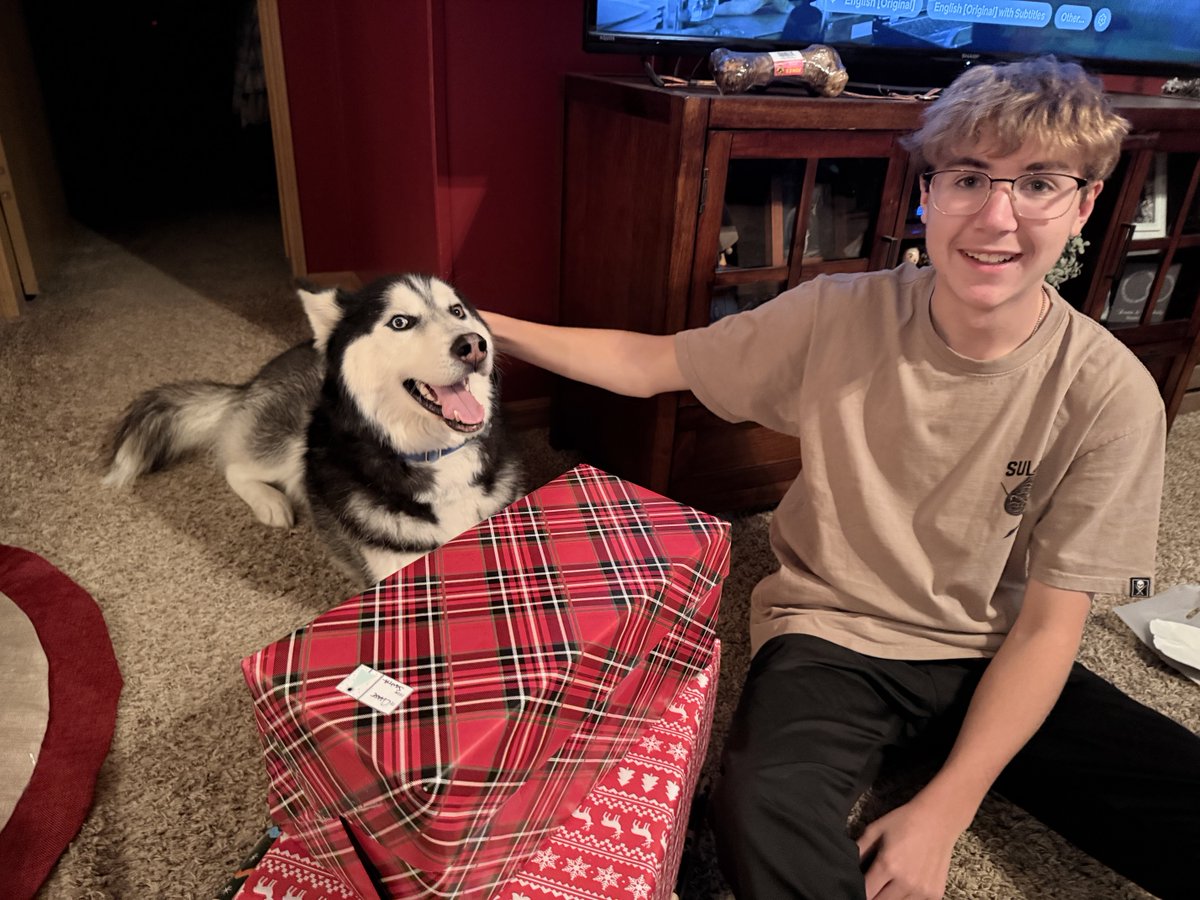 DustinJarrett's tweet photo. Christmas at our house tonight. Dakota is so excited to have Chase here for the next week (we are too!) 🎄❤️ https://t.co/f1NGKU7oXx