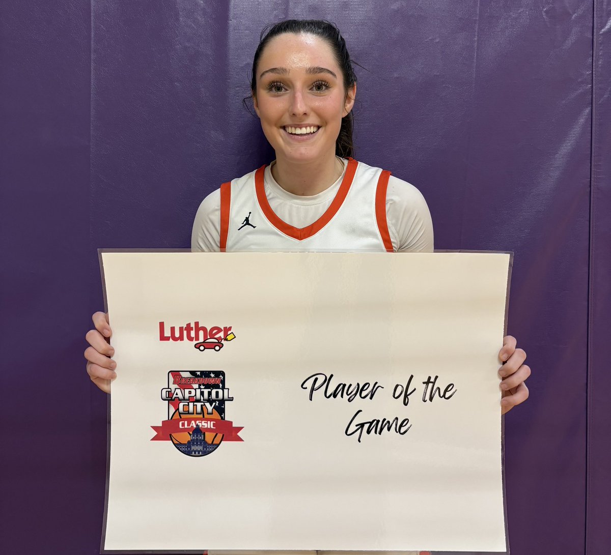 BreakdownUSA's tweet image. Great performance by Carly Olson of Farmington who helped the Tigers score a 63-61 win over Totino-Grace. She is our @breakdownusa Capitol City Classic player of the game.