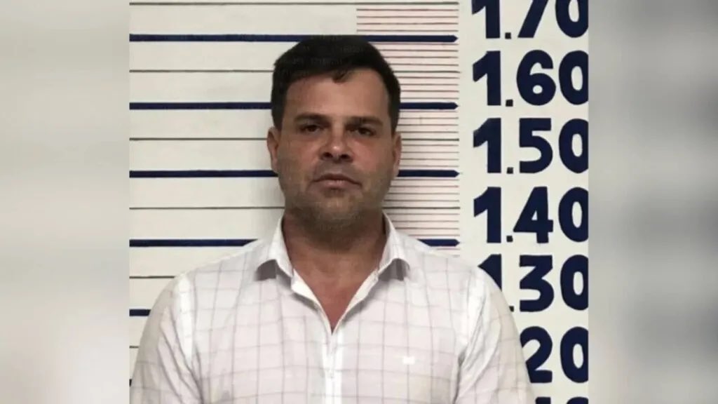 AndreJanonesMG's tweet photo. Sempre bom lembrar que o vagabundo do Silvinei Vasques fez de TUDO pra impedir que as pessoas votassem e agora ele que não pode mais votar porque ta ENJAULADO 😂👍🏻 https://t.co/ClSOYK62Su