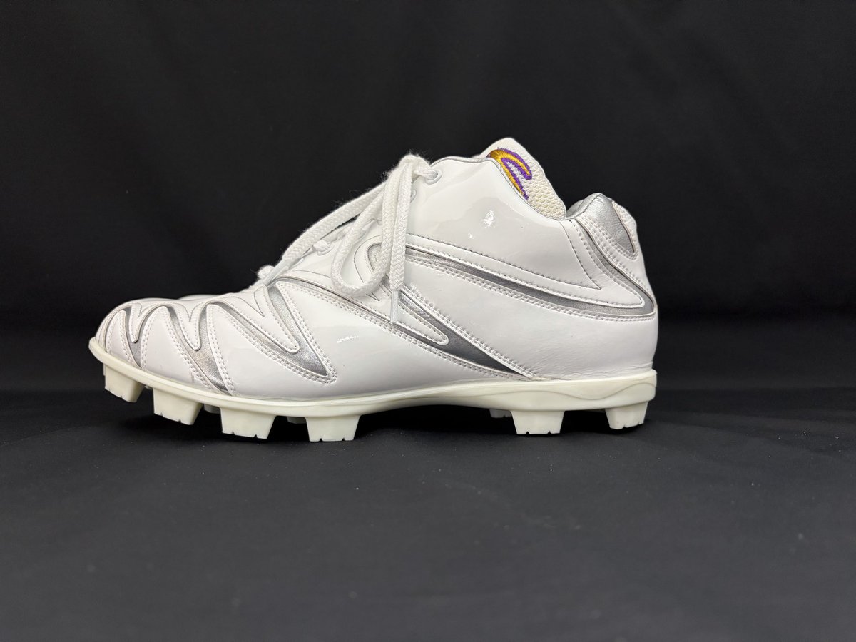 世界一カッコいいスパイク🇯🇵 圧倒的なデザイン性＆最高の履き心地で