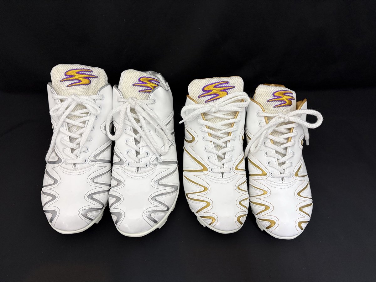 各1足ずつ在庫ございます 価格は税別19,900円です‼️ 日本国内生産の