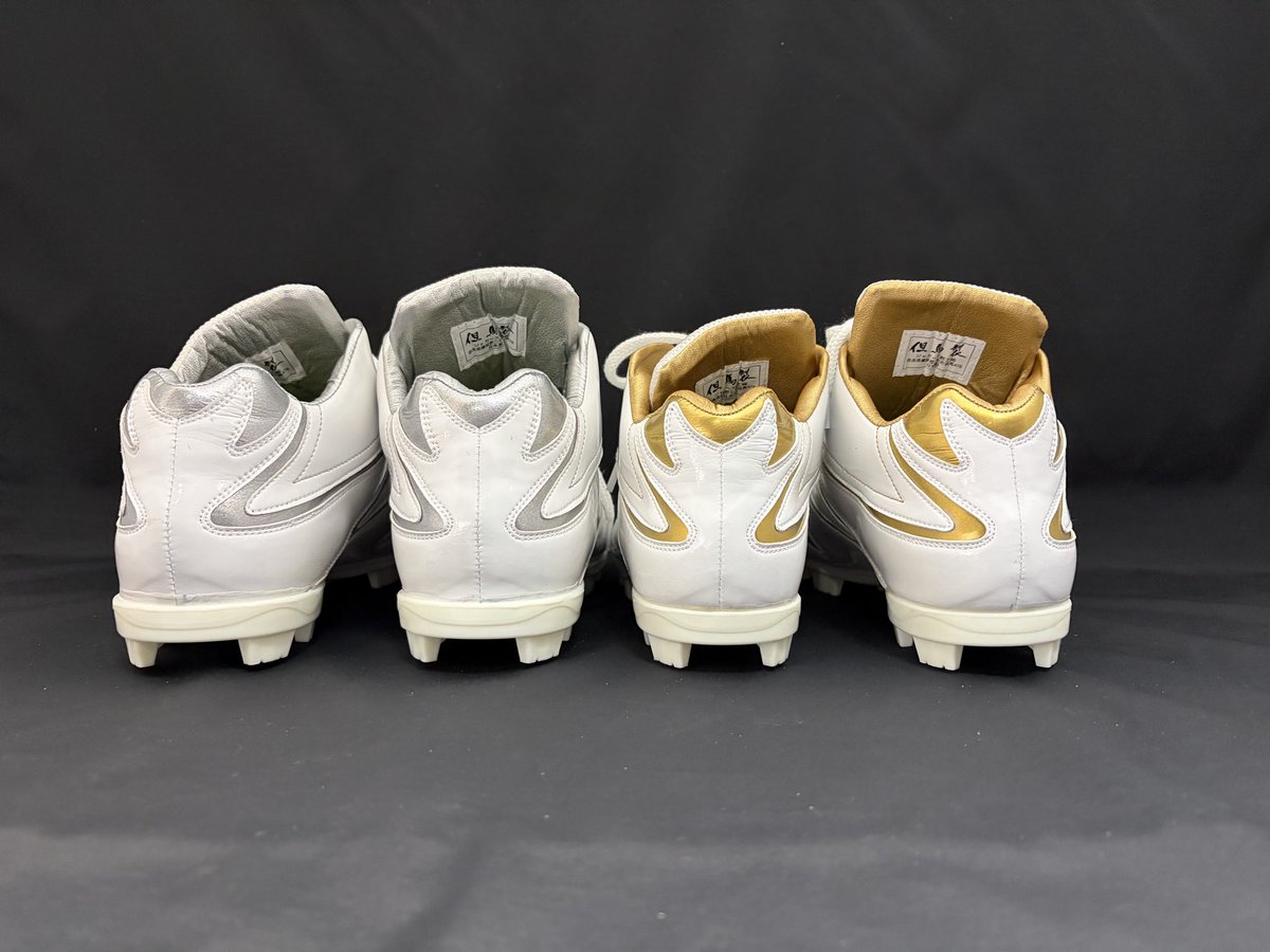 各1足ずつ在庫ございます 価格は税別19,900円です‼️ 日本国内生産の