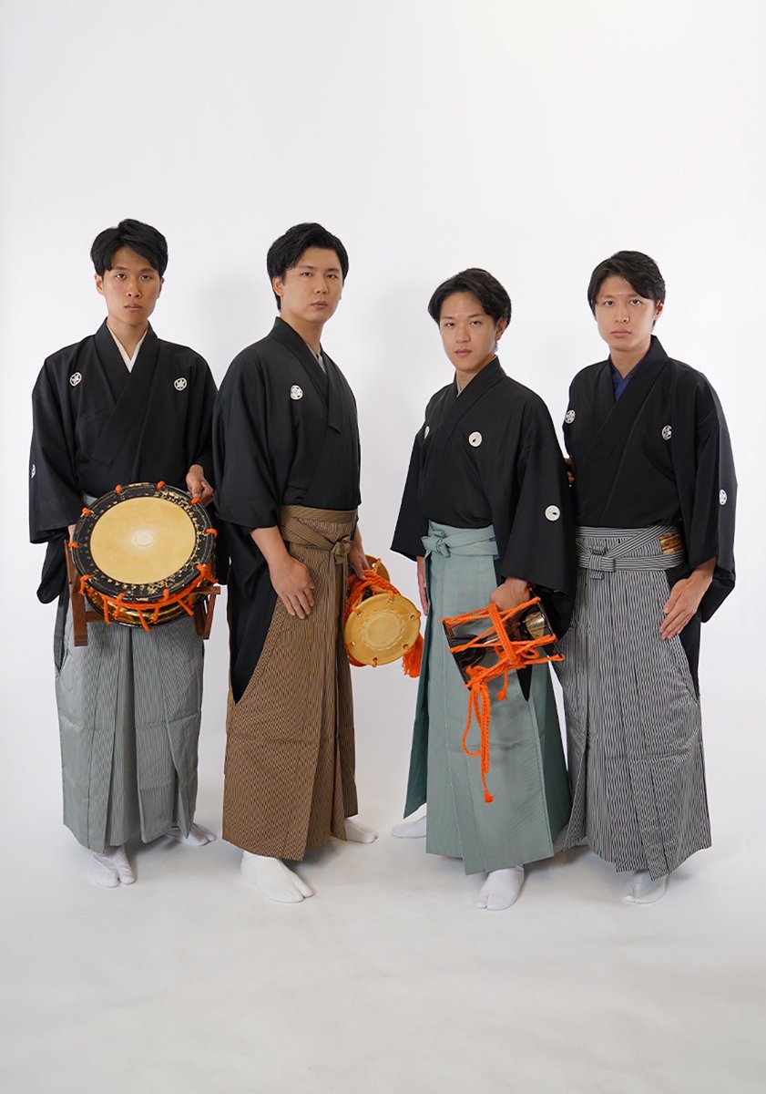 NAKAMURA_nou's tweet photo. 12月29日18時からのコマラジ「日本の文化のそのあした」は、オンラインゲストにナニワノヲトのみなさんをお迎えします。
関西を中心に活躍する若手囃子方ユニット。
万博公演等でお世話になりました。
結成の経緯や活動について伺います。

コマラジHPからお聴きいただけます
https://t.co/IEXmpif2iz https://t.co/MVsBRnBXaU