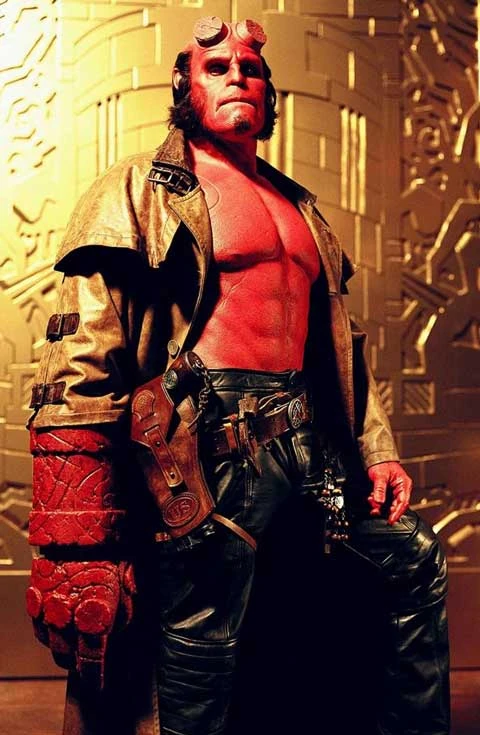 cinemaclt's tweet image. 🔎 CURIOSIDADE | Ron Perlman, intérprete de Hellboy nos filmes dirigidos por Guillermo del Toro, 'Hellboy' (2004) e 'Hellboy II: O Exército Dourado' (2008) fala sobre o processo de construção do personagem.

"Quando comecei a me preparar para Hellboy, eu não era um nome desejado…