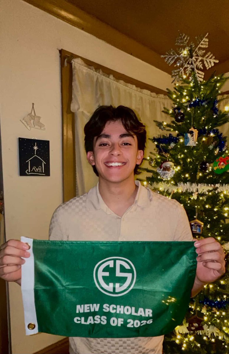 SaintPatrickHS's tweet image. So proud of you, Alex Valdez ’26! ☘️

Congratulations on being named a @wgaesf Chick Evans Scholarship recipient, a reflection of your hard work, dedication, and leadership in our hallways, classrooms, on the course, and in the community! Your commitment to excellence truly…