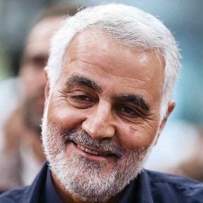 آرزو مےکنم کہ خنده ات 
تنہا بہ عادتِ مرسوم عکس گرفتن
نبوده باشد و تو خندیده باشے،
در لحظہ و از تہ دل..
#فالو‌بک_تضمینی