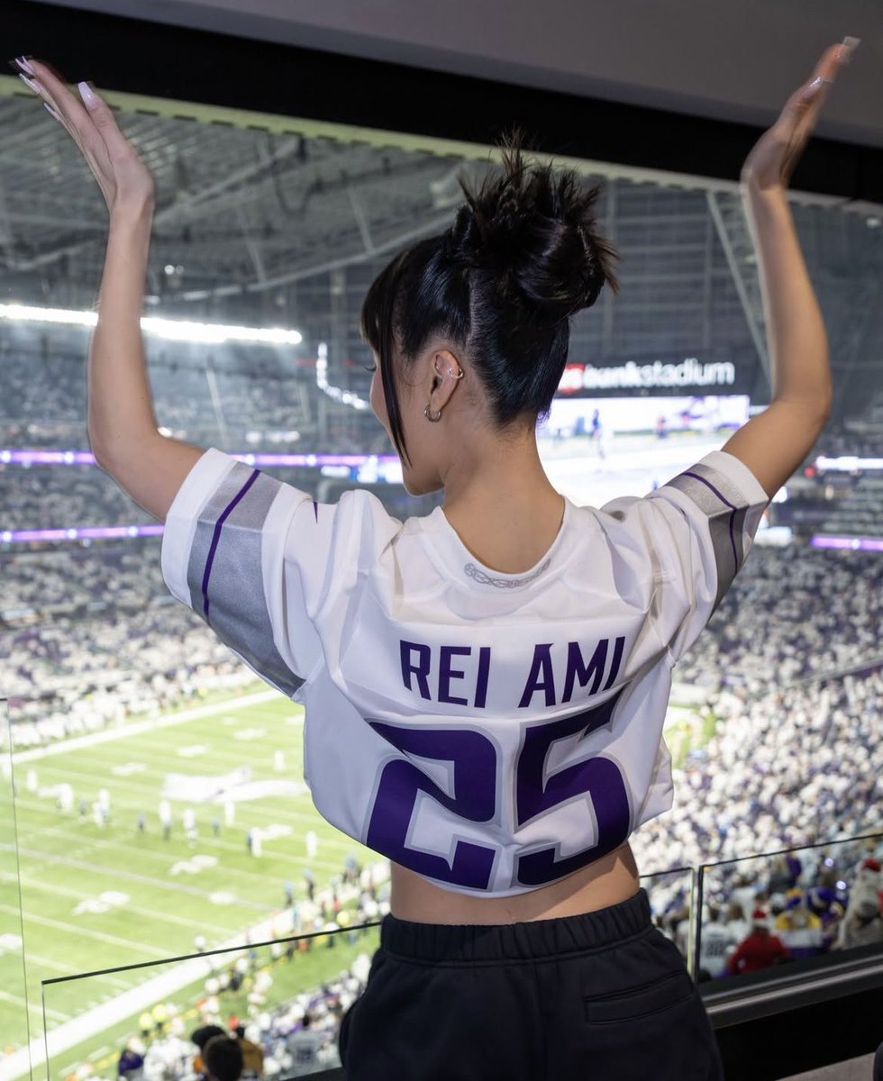 ReibiesUpdates's tweet image. The Vikings’ official instagram has shared new photos of Rei Ami with her personalized jersey at yesterday’s game!