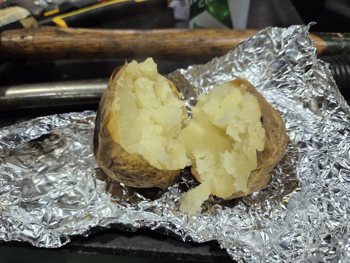 dopalpa's tweet image. 화목난로...
구운감자...