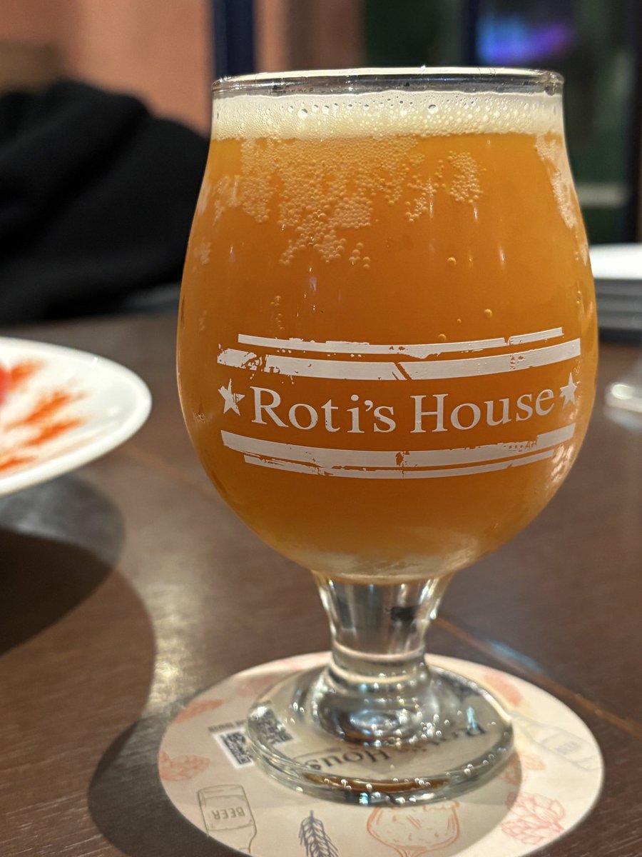 ibu101iwate's tweet photo. #HARVESTMOON
マンゴーセゾン　6.0%
マンゴーだけど甘くない。軽く飲める。

ピルスナー　5.5%
香りそこそこな抵抗のない味。

ブリュット・バーリーワイン 12%
冷たいとやや金属的。常温に近づくにつれ複雑な味わいに。 https://t.co/RpsYAzbpKG