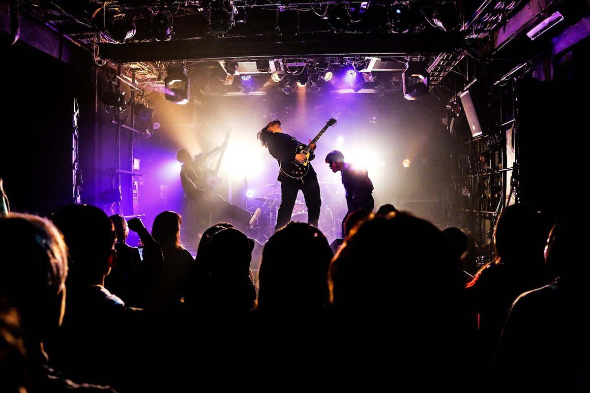 ⛓️Live Photo⛓️

2025.12.23(Thu)
渋谷CYCLONE&amp;GARRET
CYCLONE年末企画 / 2 VENUES CIRCUIT EVENT
SHIBUYA CYCLONE YEAR END SPECIAL!!

📸: <a href="/yohira_noir/">四葩 - yohira -</a> 

#AUTHENTIONAL
<a href="/authentional_vo/">RYU</a> 
<a href="/Takayuki_Authen/">Takayuki Inaba</a> 
<a href="/authen_drums/">daiki / AUTHENTIONAL</a>
sprt <a href="/pikaochin/">Pikao THENEWLEVEL</a>
