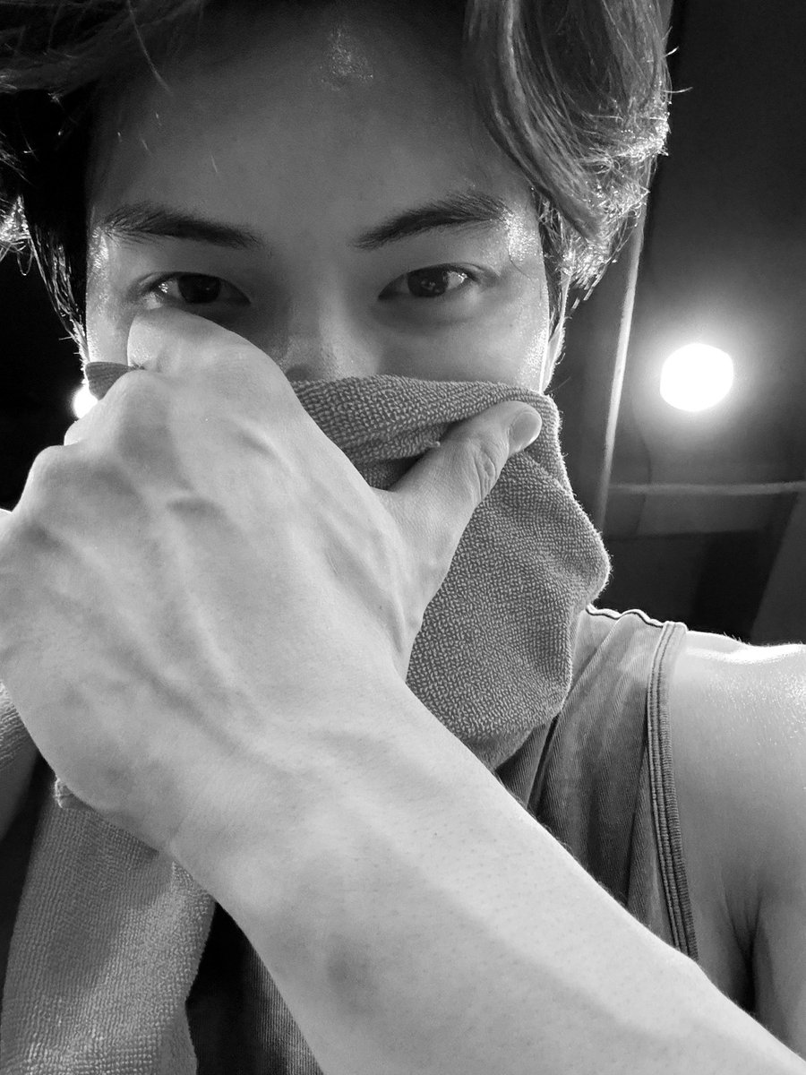 scriptedbyben's tweet image. ᅠ

Not trying to look strong—just enjoying the feeling of being one. 💪🏻

ᅠ