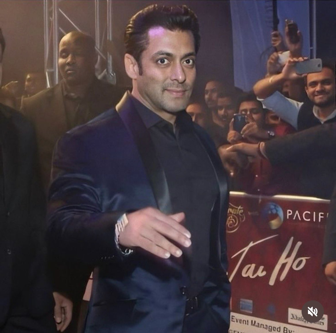 IBeingAdarsh_'s tweet photo. I really hope you start doing good films bhai. U are the biggest star @BeingSalmanKhan Sir, Staying
on top for 37 years is incredible. But the last 6-7 years have been disappointing as a fan. Bring back the magic we fell for! 
#HappyBirthdaySalmanKhan https://t.co/BNnfVdEHDm