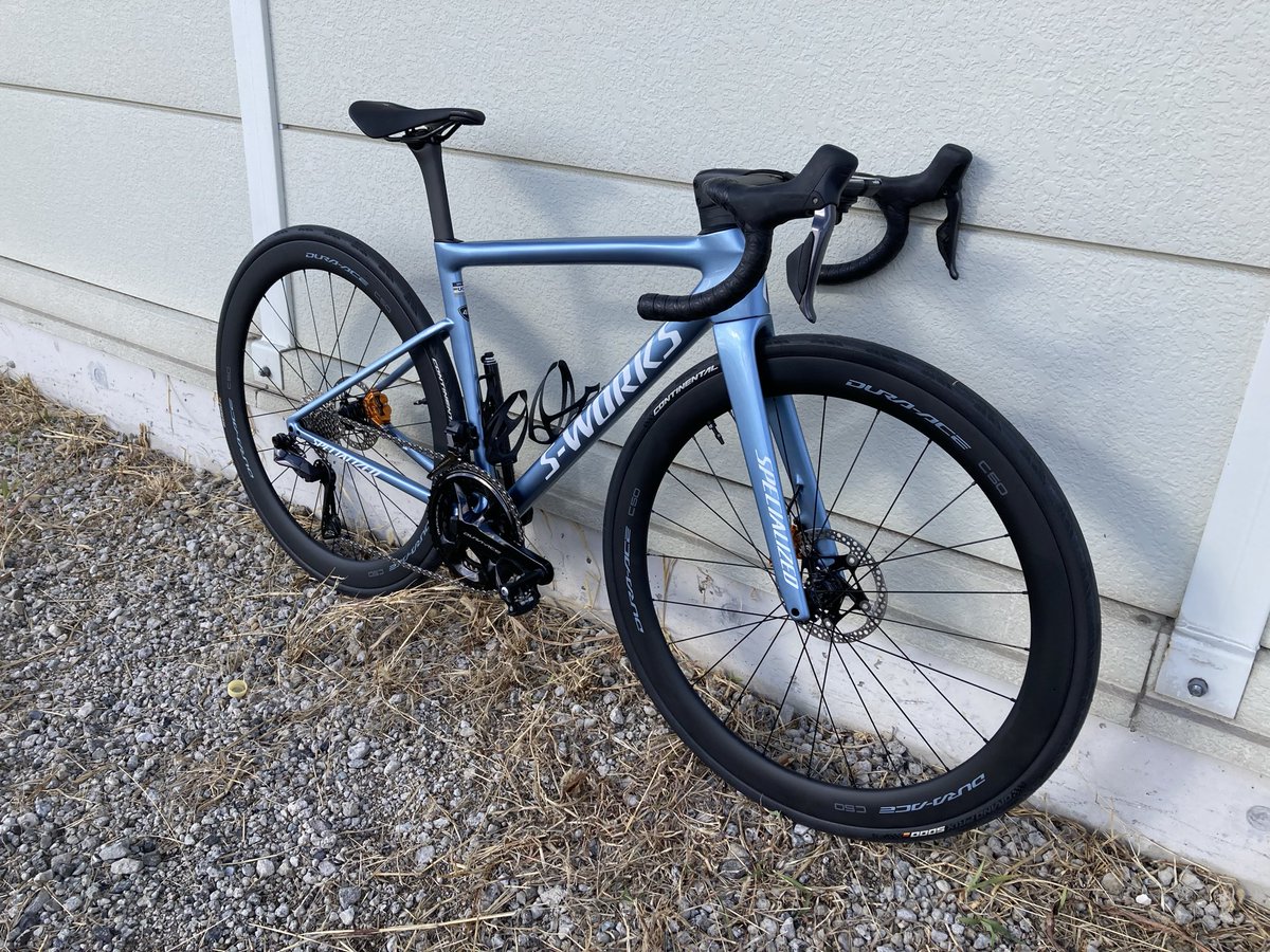 ntakeshi's tweet photo. これからよろしく
my new bike
社会人になった頃の夢が一つ叶った

とにかくかっこ良すぎる https://t.co/L6PayPV2Oi