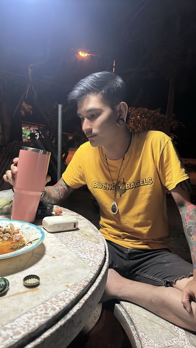 TeTeeZaz's tweet photo. หน้าบ้านๆแบบเราใครจะสนใจ . . .
#เพชรบุรี #ชะอำ #ท่ายาง #เขาลูกช้าง https://t.co/ZTTnZeakGq