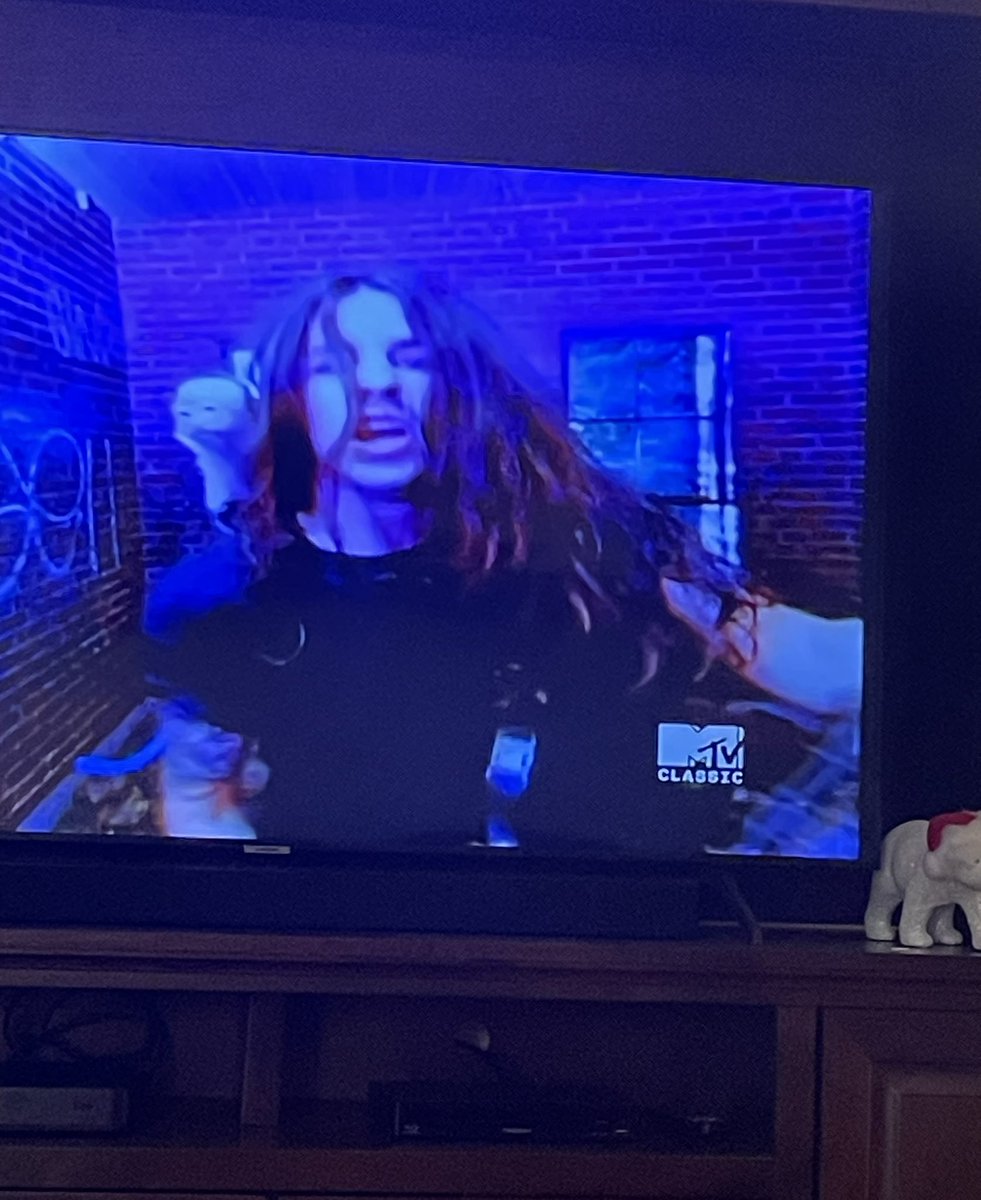 lyss0619's tweet image. “Monkey Business” first song on Metal Mayhem tonight 🤘🏻🐒
#SkidRow #MonkeyBusiness #MTV