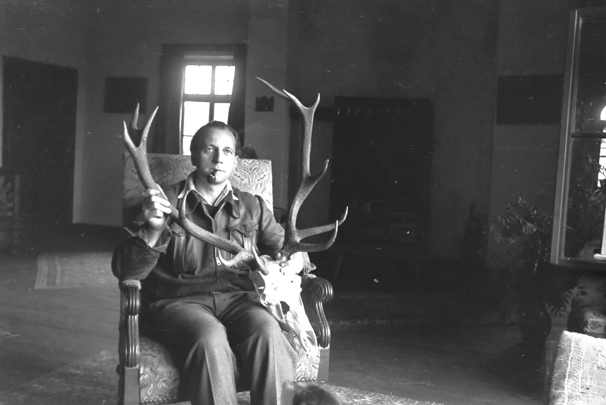 superkeara's tweet image. I spent the last year developing all of my grandfather’s old film negatives as a christmas present for my dad. The total came to over 800 photographs so posting a few of my favorites in a thread below  &amp;lt;3