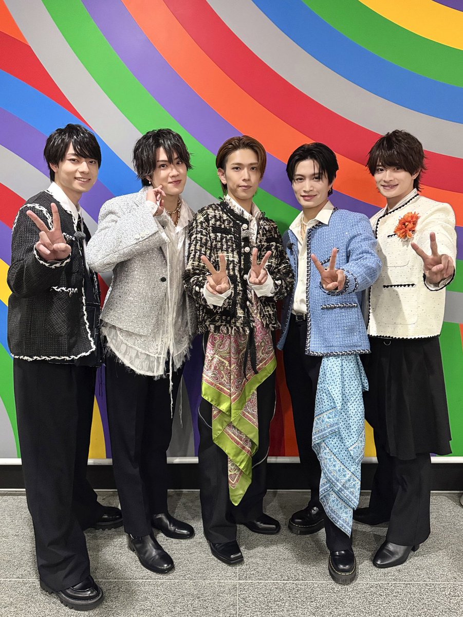 jr_official_X's tweet photo. オマケの...🌟

#ACEes 地上波初特番 📺
『 #生放送でACEを狙え！ 』
ご覧いただいた皆さま、ありがとうございました❣️🔥🎤

" オリジナルメドレー生パフォーマンス "のバックとして出演した
#阿達慶 #髙橋曽良 #竹村実悟 #千井野空翔 #羽村仁成 #松浦銀志 とのオフショットをお届けします👦🏻📸💨

#浮所飛貴 #那須雄登 #作間龍斗 #深田竜生 #佐藤龍我