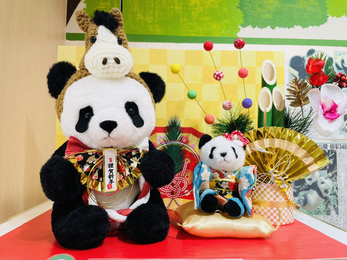 店内のあちこちに《お正月》をテーマにしたディスプレイを飾りました