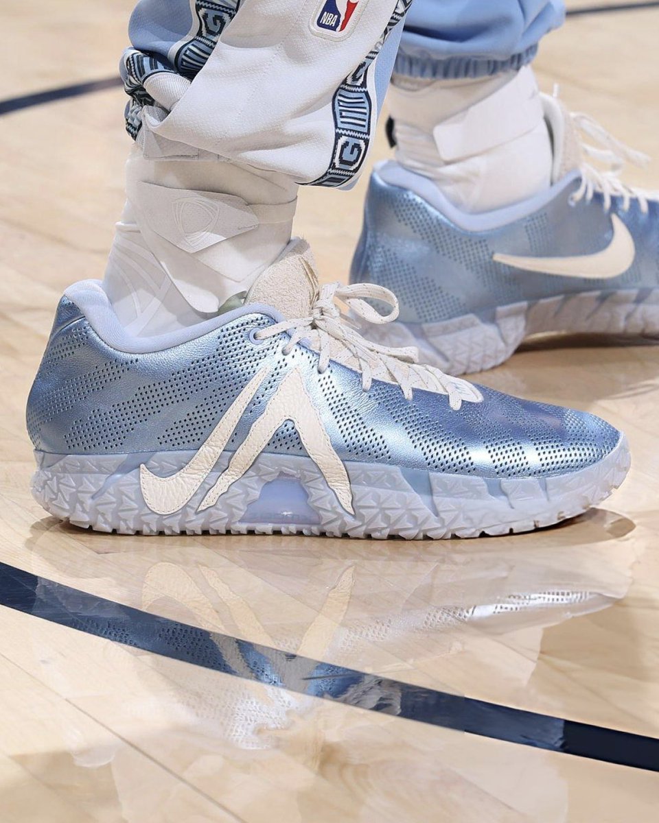 SoleRetriever's tweet photo. Two new Ja 3s for Ja Morant tonight — the kids-exclusive “Outer Space” colorway in his size for warmups and the leather logo pair he leaked on IG 👀 @JaMorant https://t.co/xc6iZ8A6q6