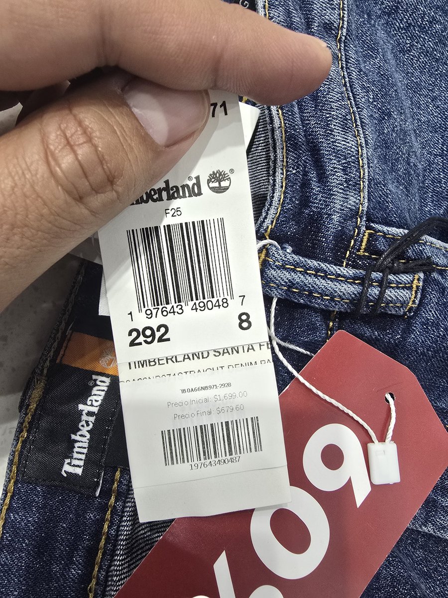 misaelgh's tweet photo. @Profeco en la tienda de @Timberland_MX de santa fe no me quieren respetar el precio de este producto que está etiquetado (está bastante bien etiquetado) ¿Cómo se procede en estos casos? https://t.co/qumbjvxkih