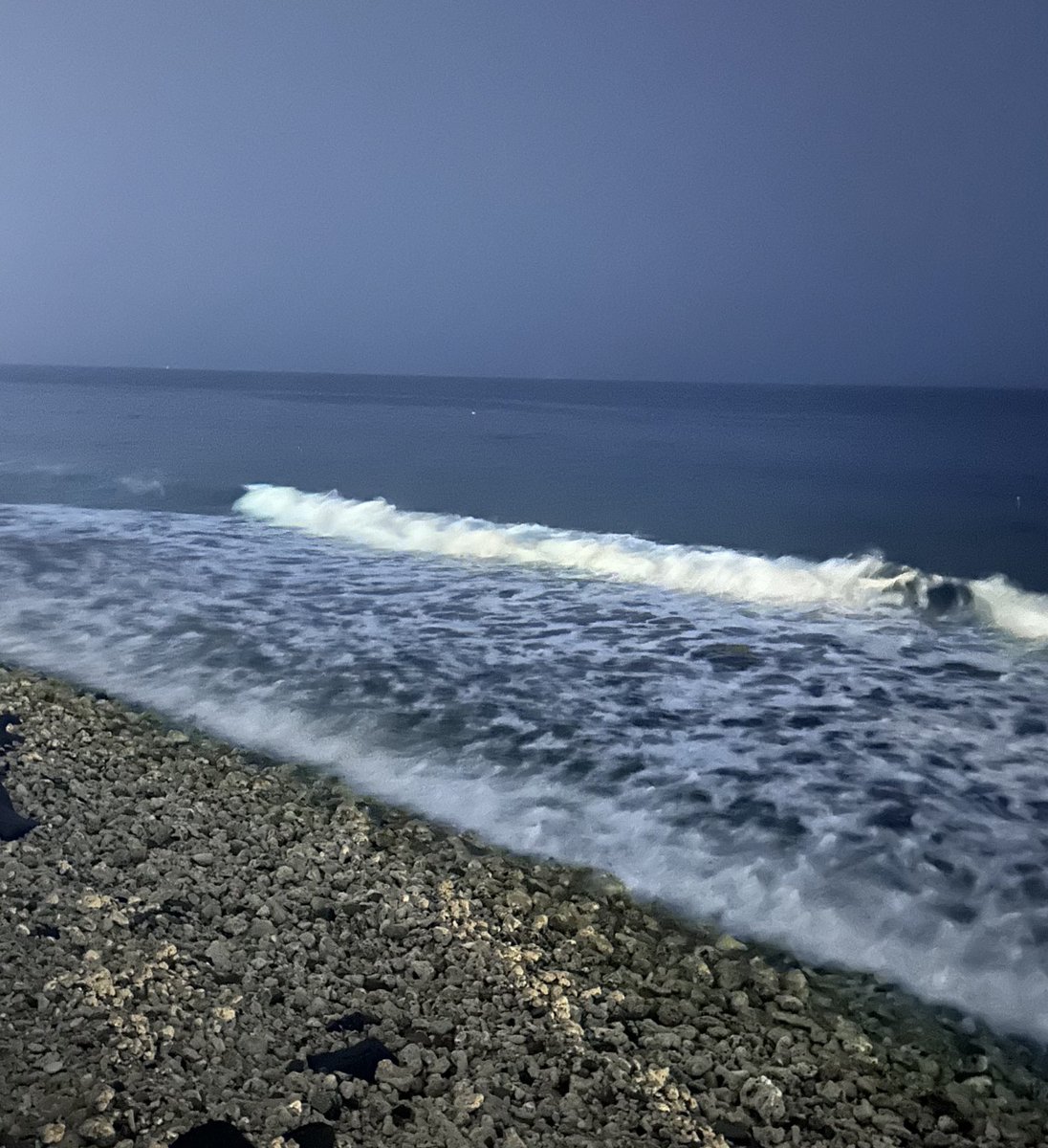 -
مَشاعر التخرج كانت محتأجة هَالمنظر  
  " 🎓🌊 "