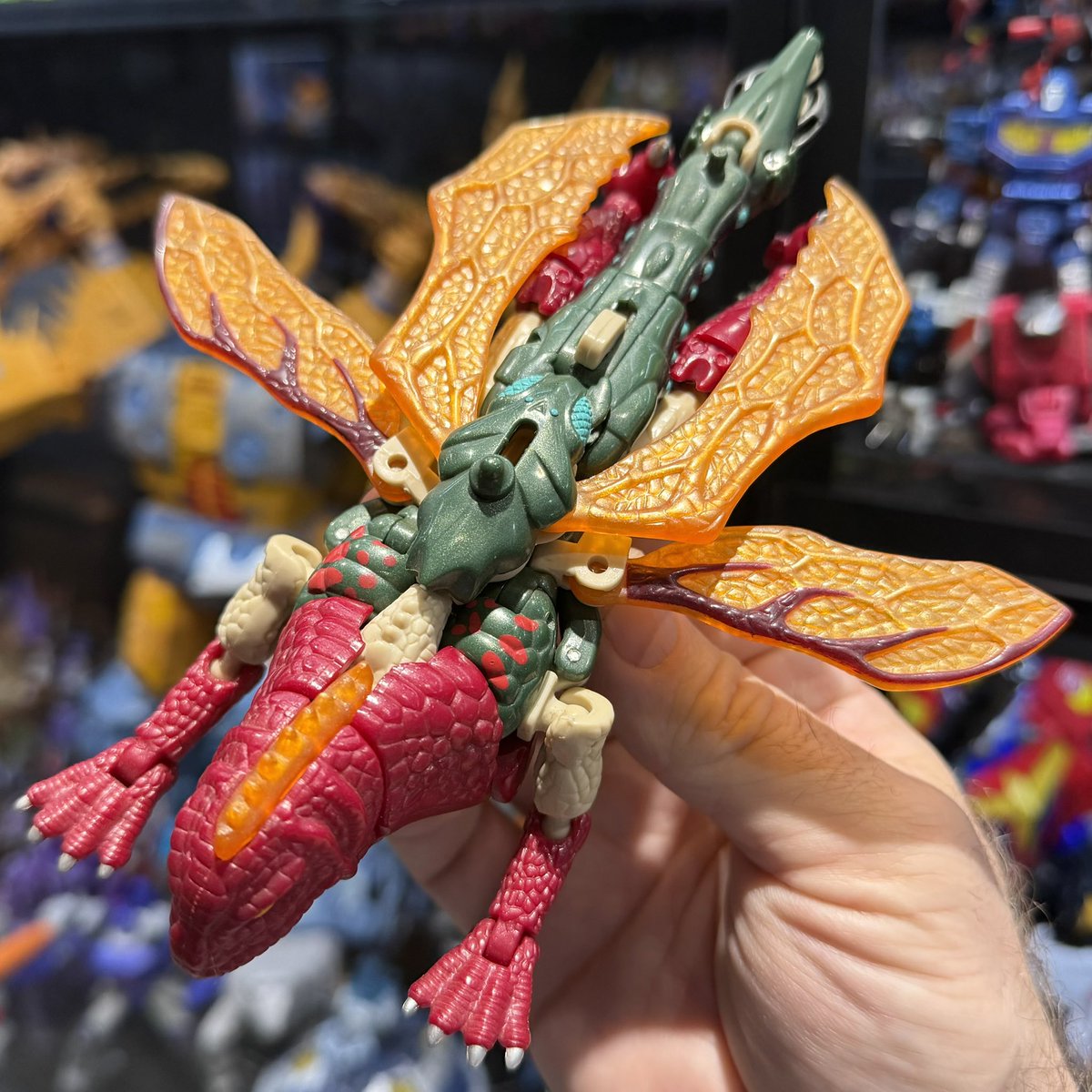onyxminor's tweet photo. Look at this magnificent beast. Beast Wars Neo Drancron is part iguana, part dragonfly, 100% badass.
#Transformers #トランスフォーマー #ToySky https://t.co/XCHcNr1RTc