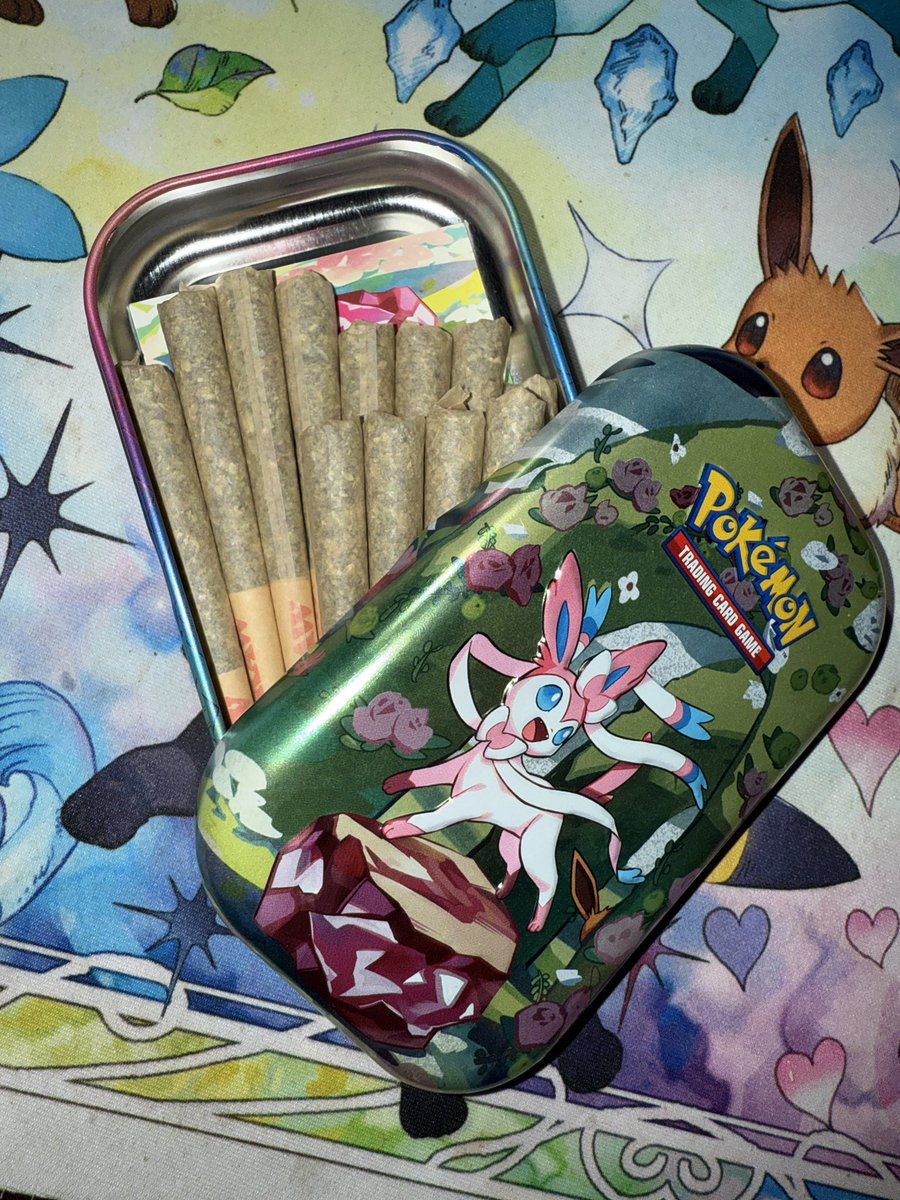 xzuyyu's tweet image. right yeah the cutie essentials 💖