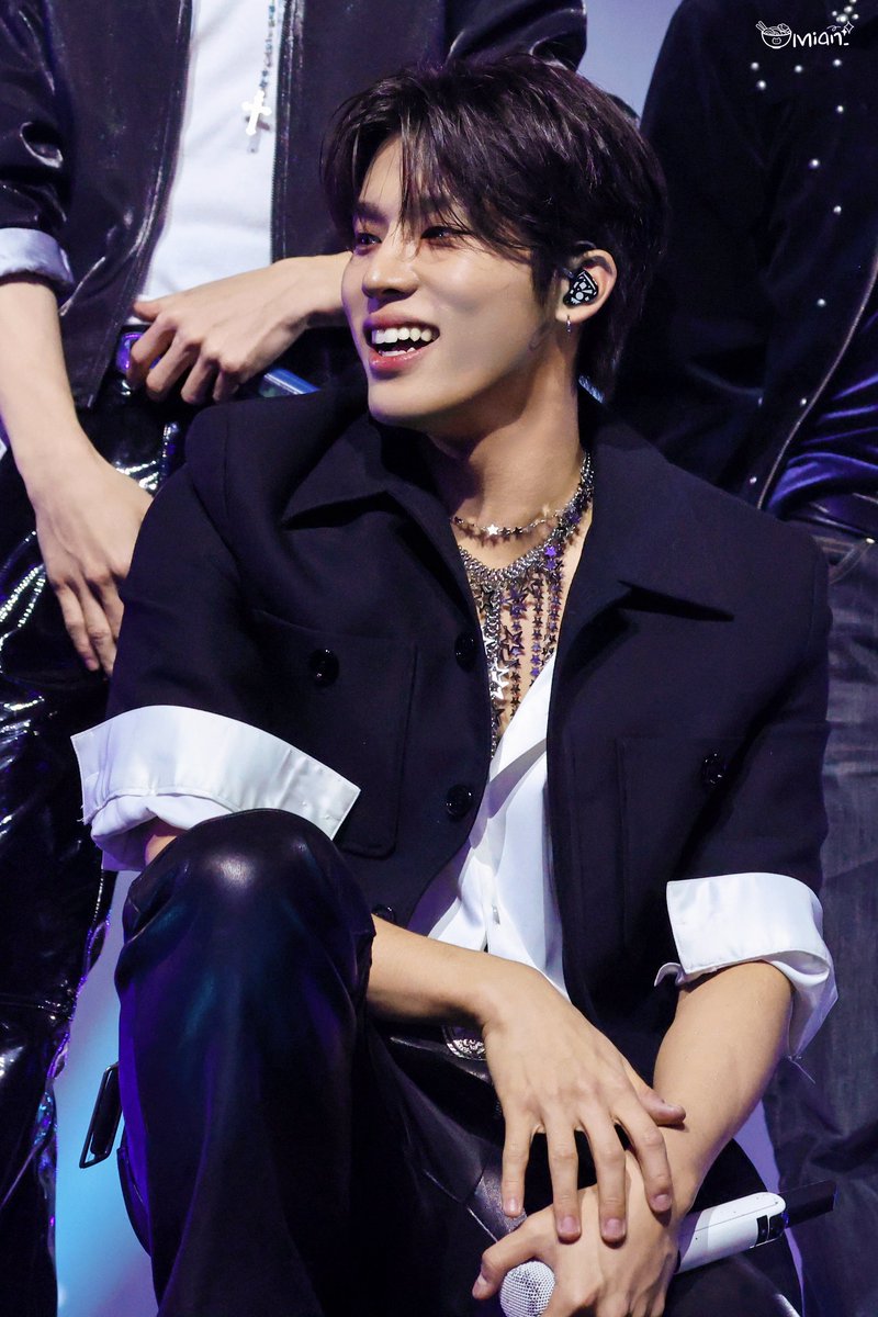 _mian_mian__'s tweet image. 251225 가요대전

상남자

#박정우 #PARKJEONGWOO #ジョンウ
#트레저 #TREASURE