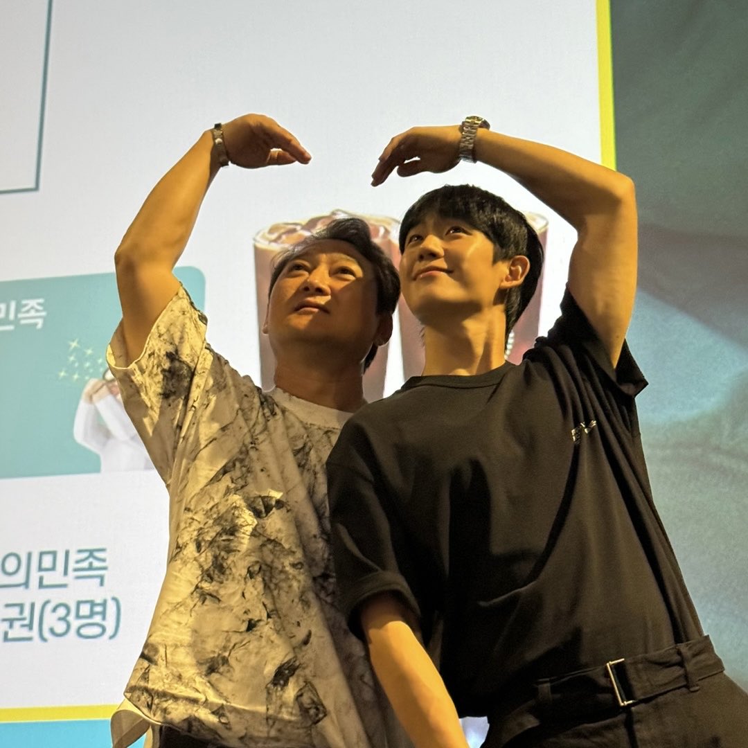 ruden514's tweet photo. #한드_트친소 #배우_트친소
최근 본 드라마
광장 / 트리거 / 악연 / 키스는 괜히 해서 / 서울 자가에 대기업 다니는 김부장 / 캐셔로 / 폭군의셰프/ 아이돌아이 / 히어로는아닙니다만 / 간 떨어지는 동거 / 모범택시 123 / 시그널(ㅠㅠ) 

장르 다양하게 배우에 꽂히면 필모 정주행 https://t.co/24r12tnkkt