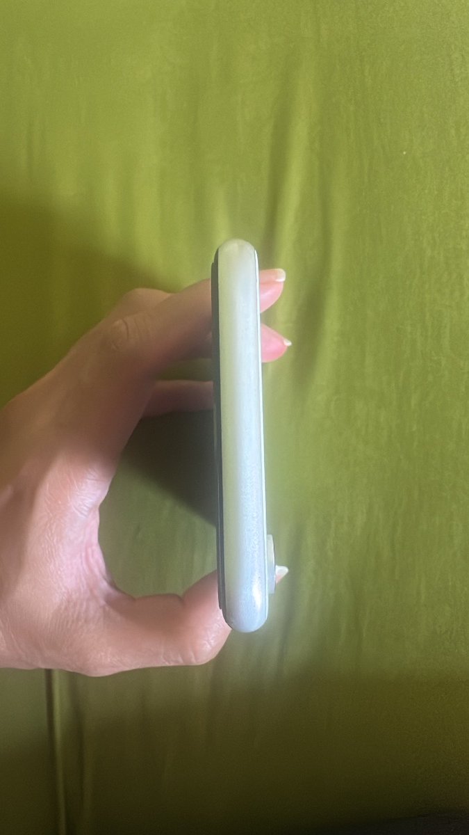 vindeum's tweet image. WTS 

iPhone XR 256GB ex Inter, warna White
Sinyal all provider
All part masih orian, kecuali layar sudah pernah ganti di iColor (Original, garansi sampai feb 2028)
BH 73% masih awet bgt
Body cakep

Minus:
❌ Face id off

2600k (nego tipis). Cod tebet jaksel. 
#wts #wtb #iphonexr