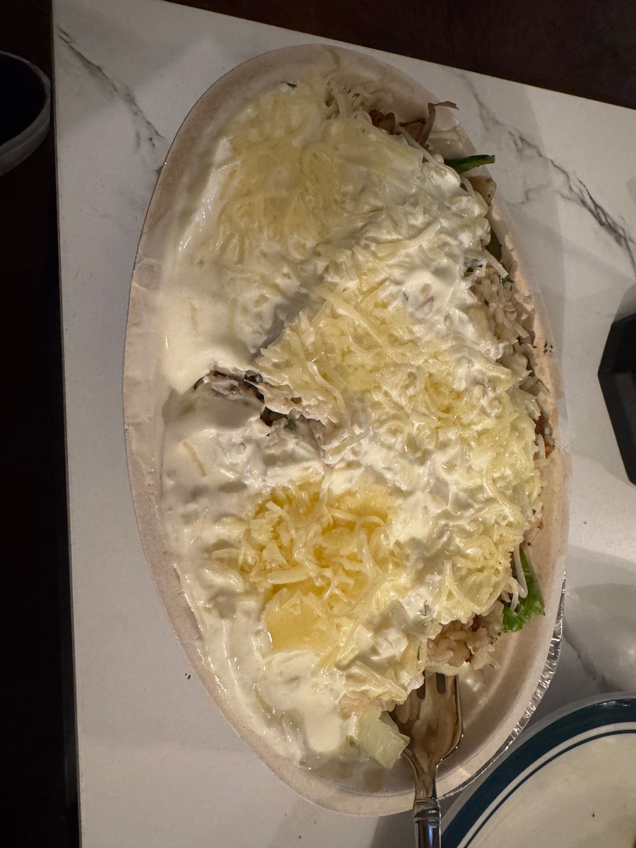 vortexofsin's tweet photo. Holy crap @ChipotleTweets I didn’t even ask for extra sour cream…. https://t.co/HNunmLRVDk