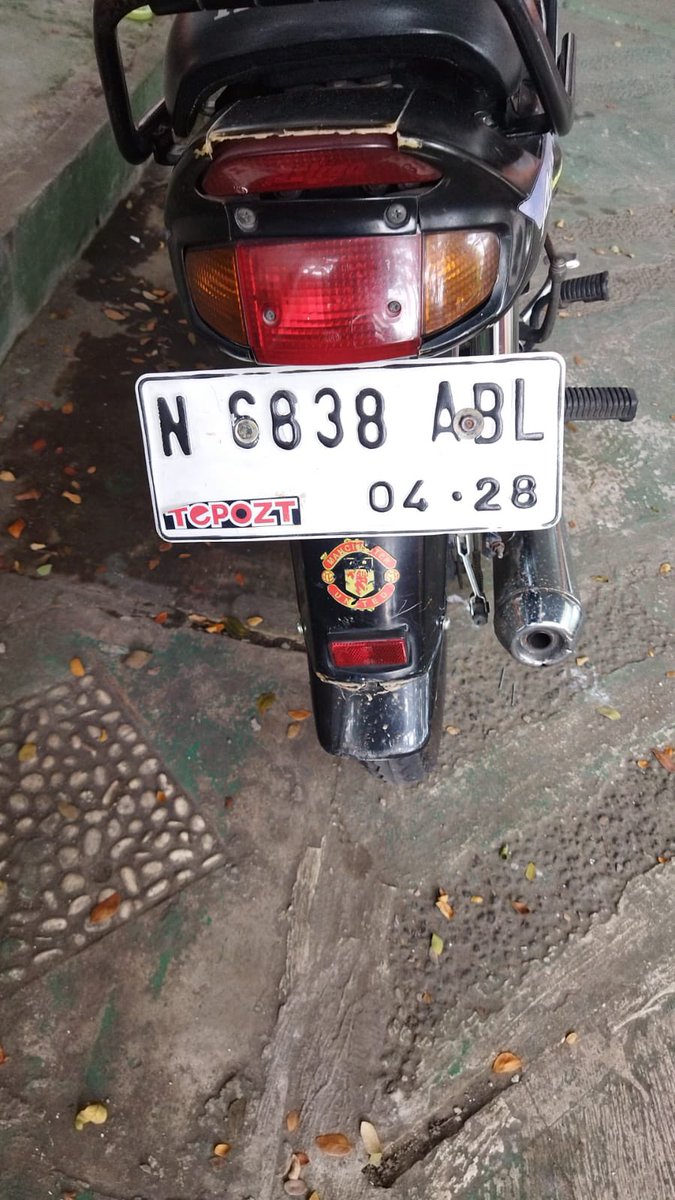 dylany_seyzhea's tweet photo. @infomalang Min dan warga Malang. Nyuwun tulung sanget. Motore ibukku ketuker ambek motor wong liyo. Misal ono sing ngerti sing duwe motor iki di enteni ndek Toko Kue Ananda Cengger Ayam. Mohon bantuane dulu kabeh https://t.co/xmotj2QYex