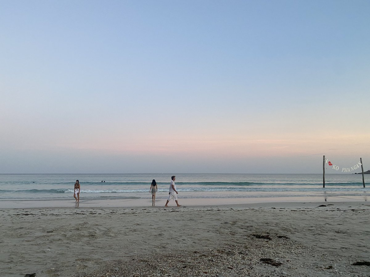 หาดริ้นยามเย็นสวยมาก 🩵🤍